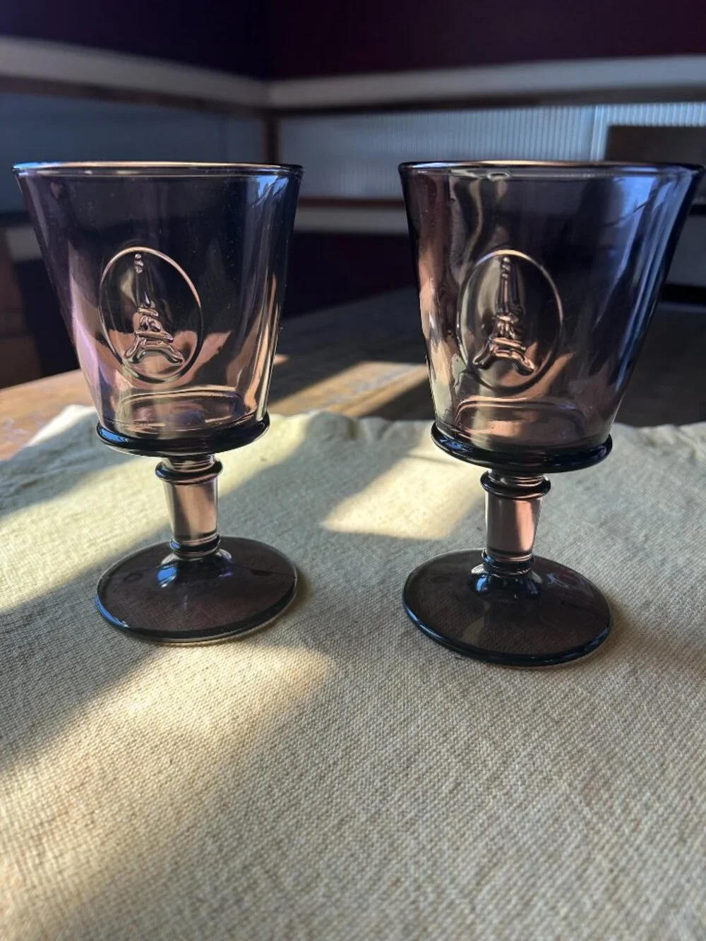 Vintage  Rare   La Rochere  Eiffel Tower  wine Glasses  notable for it's smoky p